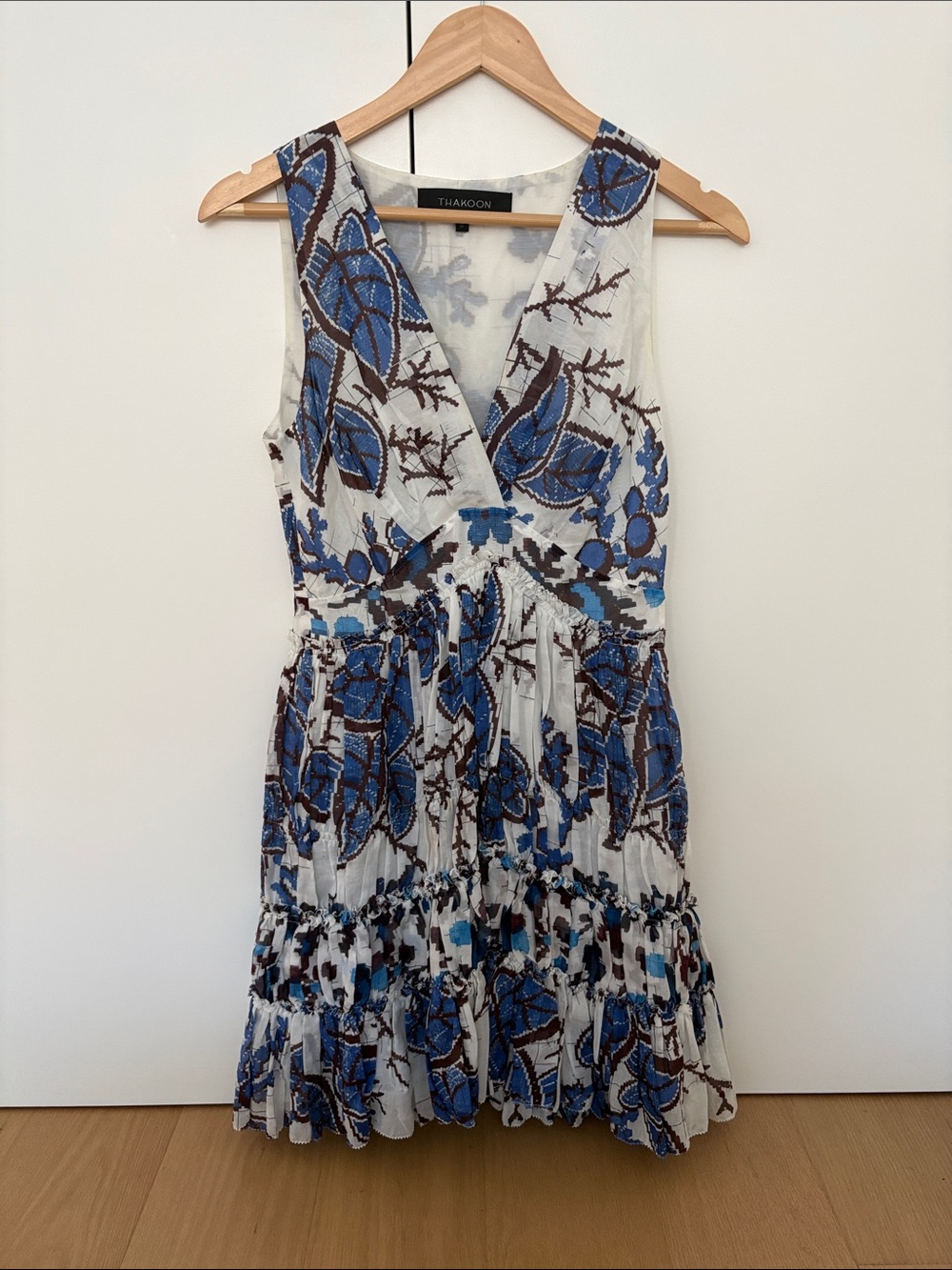 Thakoon White and Blue Floral V-Neck Sleeveless Dress